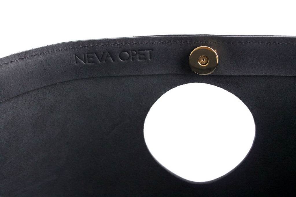 THE LEE LEATHER CIRCLE CLUTCH - CASUAL to FANCY