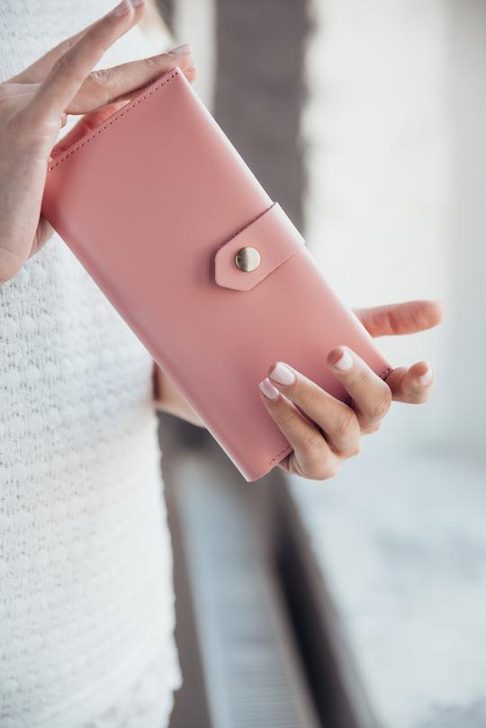 LEATHER BI-FOLD WALLET - CASUAL to FANCY